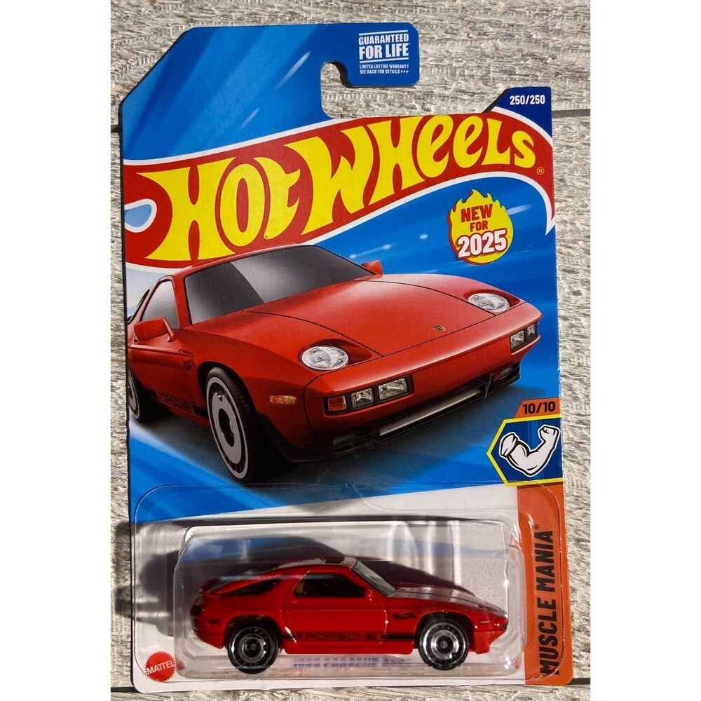 2025 Hot Wheels #250 1983 Porsche 928S RED